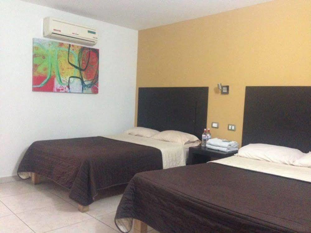 Hotel Flores Guamuchil Buitenkant foto